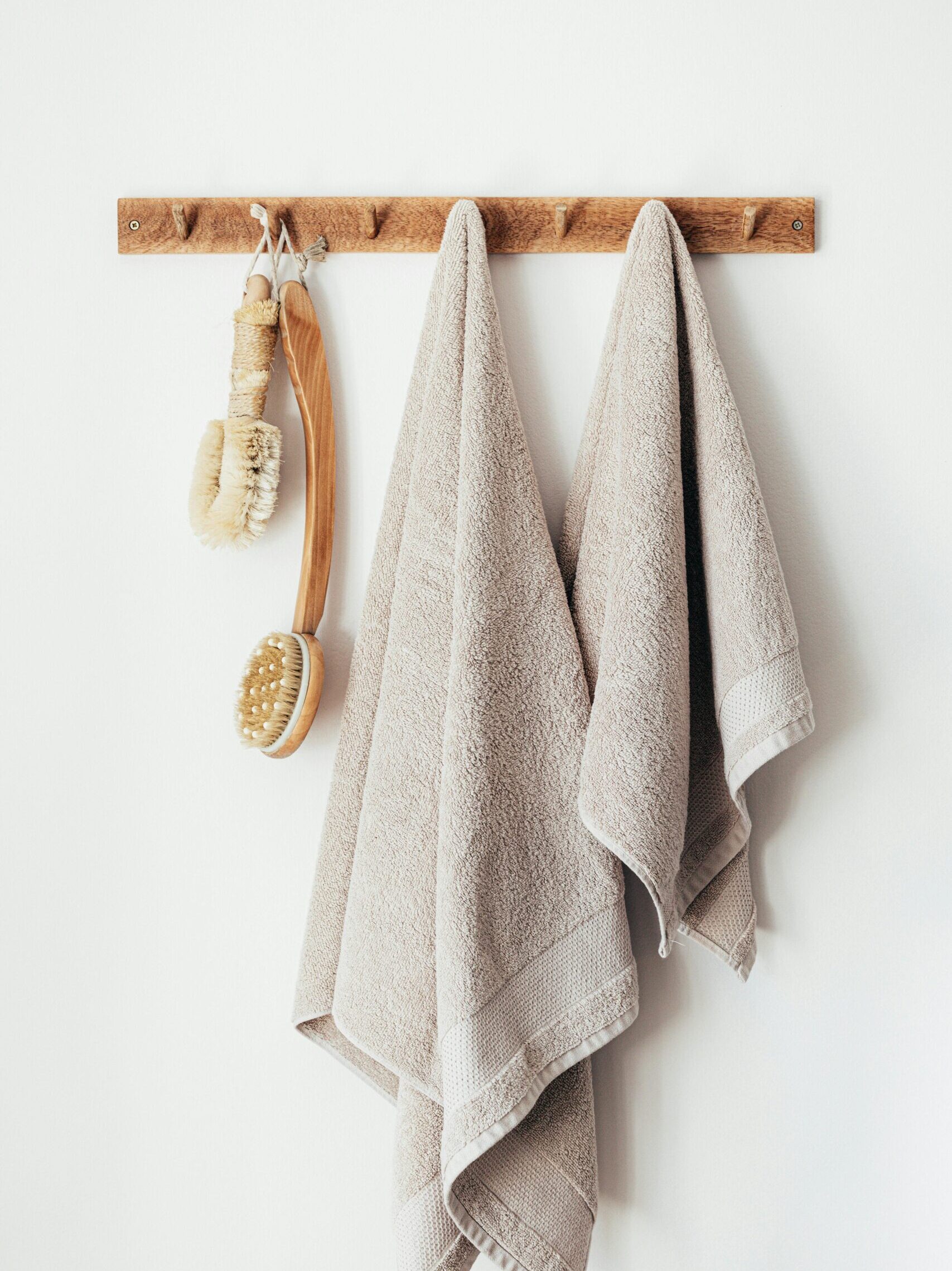 pexels-karola-g-4210341